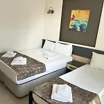 Sunset Hotell Side